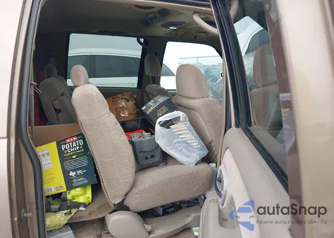 1996 Chevrolet Suburban C1500 z USA, uszkodzony, nr VIN 3GNEC16RXTG152304